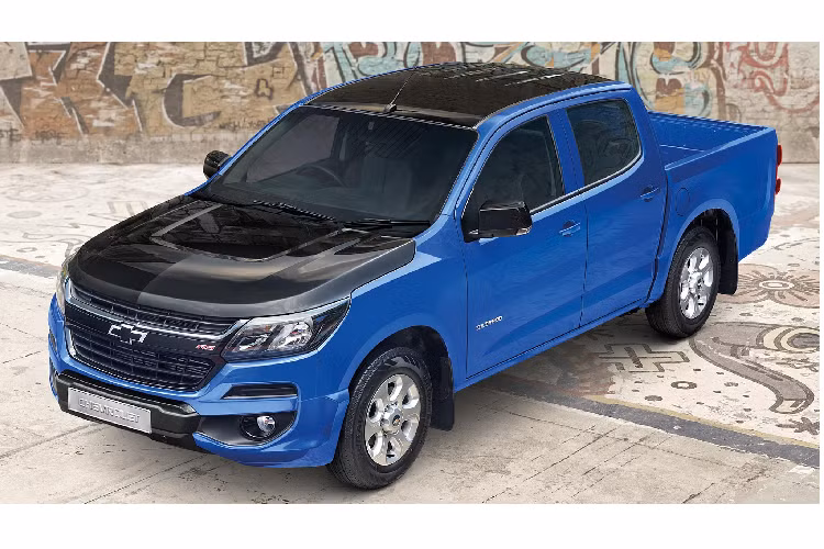Mẫu xe Chevrolet Colorado RS không phải là phiên bản hiệu năng cao "Gầm cao máy thoáng dáng thể thao" như Ford Ranger Raptor, mà nó chỉ đơn thuần là phiên bản gầm thấp.