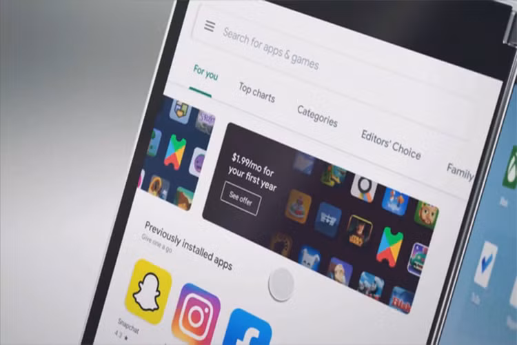 Microsoft ra mat dien thoai Surface Duo hai man hinh chay Android-Hinh-4
