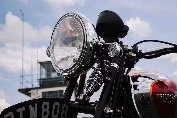 Cảm hứng được các đại lý Triumph lấy ý tưởng tới từ khắp nơi - từ những chiếc xe đua flat track Mỹ tới các dòng xe trong quá khứ từ thương hiệu xe máy Anh quốc này.