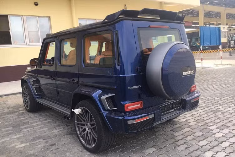 Mercedes-AMG G63 độ Brabus đi kèm với bộ mâm đúc Brabus Platinum Edition Monoblack 23 inch to bản