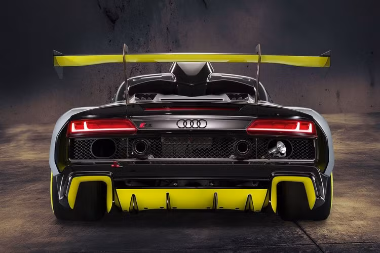 Theo Audi, R8 LMS GT2 là chiếc xe thể thao lý tưởng cho những cuộc đua cổ điển cũng như các sự kiện Track Days hay Race Resorts - nơi có sự tham gia ngày càng đông của các khách hàng Audi.