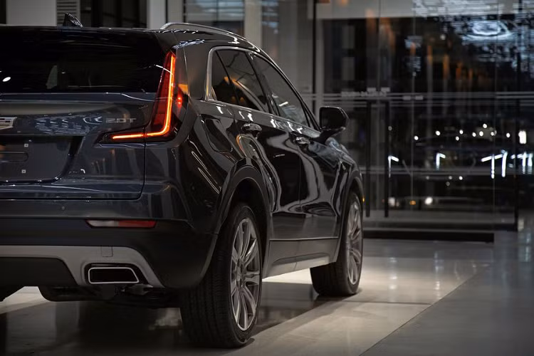 Các chuyên gia khuyên rằng khách hàng nên mua phiên bản XT4 FWD Luxury, đây là sự lựa chọn hợp lý nhất với khá nhiều tính năng tiêu chuẩn như đèn pha LED, đèn hậu LED, Apple CarPlay, Android Auto, hộp số tự động chín cấp và hỗ trợ đỗ xe phía sau.