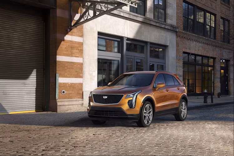 Cadillac XT4 - mẫu crossover nhỏ nhất trong gia đình Cadillac giờ đây đã có thêm chế độ lái Off-road cho phiên bản 2020 mới. Cadillac XT4 2020 mới vẫn được xây dựng trên nền tảng GM E2XX.