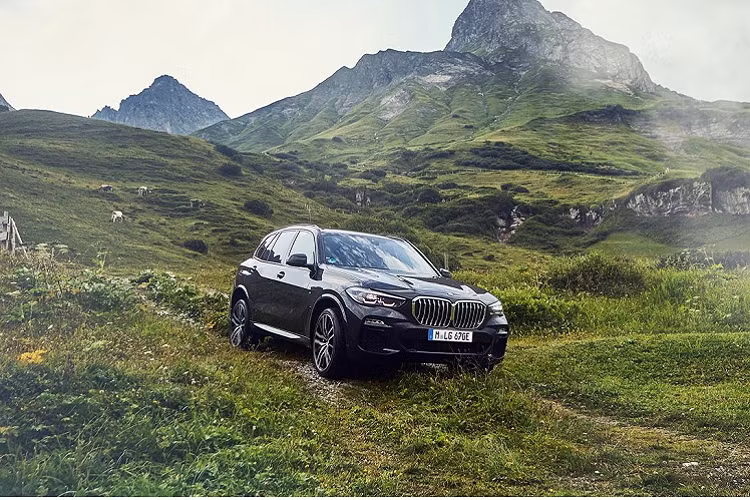 Mẫu xe SUV hạng sang BMW X5 xDrive45e mới đây được bổ sung thêm phiên bản plug-in-hybrid tại thị trường châu Âu.