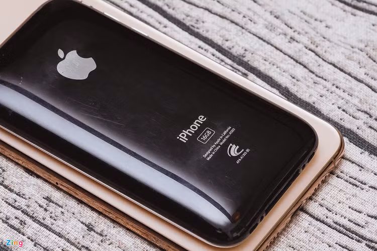 Chiếc iPhone 3GS tôi có là bản 16 GB. Bản cao nhất của model này là 32 GB. Thật khó để tưởng tượng một smartphone 32 GB ra mắt năm 2019, khách hàng nào sẽ mua? Ngày nay, iPhone 11 Pro Max có tùy chọn bộ nhớ đến 512 GB, gấp 16 lần 10 năm trước.