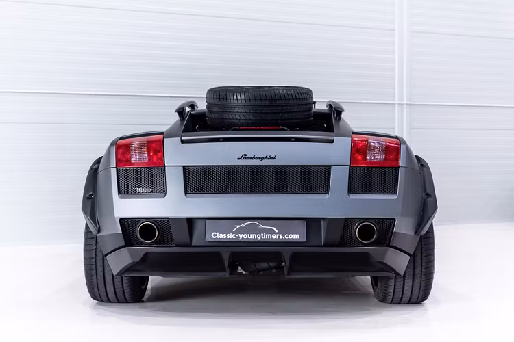 Bản độ độc đáo này là sản phẩm của xưởng Classic Youngtimers ở Hà Lan. Siêu xe Lamborghini Gallardo phong cách off-road đang được rao bán với giá khoảng 125.360 USD.