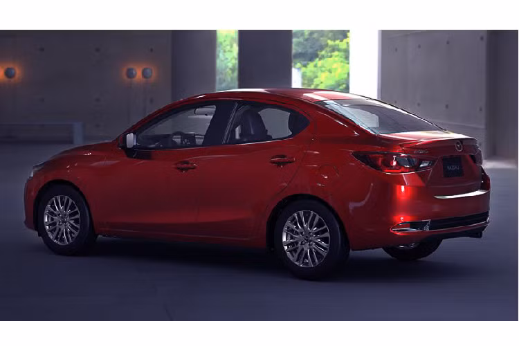 Mazda2 được trang bị tiêu chuẩn cụm đèn pha LED tích hợp đèn LED chiếu sáng ban ngày. Đặc biệt hơn Mazda2 nay đã có đèn pha LED thích ứng (adaptive LED) trên phiên bản cao cấp, sử dụng 20 bóng LED điều chỉnh riêng lẻ cho chùm tia sáng thông minh không gây chói mắt người đi đường.