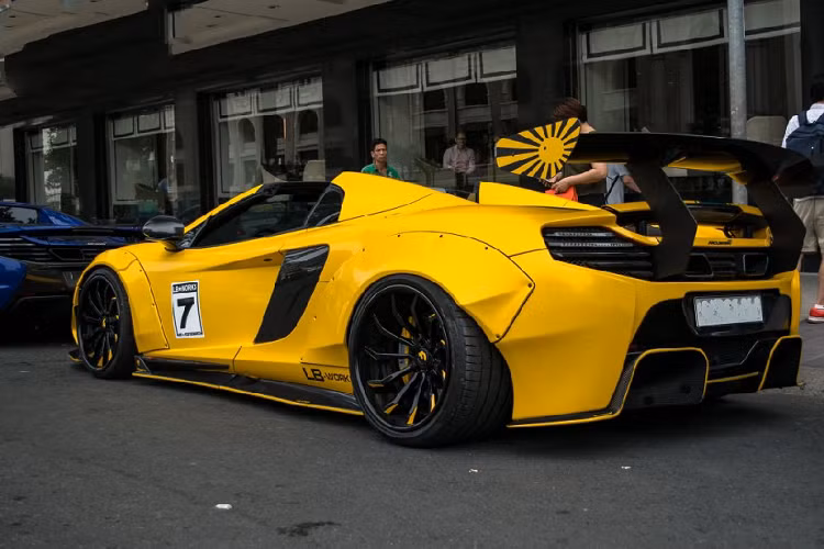Nhưng với tinh thần phóng khoáng, tự do sáng tạo trong việc độ xe mà Liberty Walk đã lan tỏa, phong trào độ Liberty Walk đã và đang dần phát triển một cách mạnh mẽ trên toàn thể giới. Việt Nam không phải một ngoại lệ khi đã có tới 5 chiếc xe được trang bị những gói độ đến từ thương hiệu này, và gần đây nhất chính là chiếc McLaren 650S Spider Liberty Walk với lớp áo Harrods Livery.