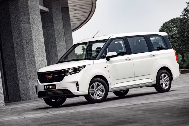Gia đình Hong Guang mới được mở rộng với phiên bản Plus mới, chỉ dành riêng cho quê nhà Trung Quốc, mẫu minivan Wuling Hong Guang Plus 2020 mới này sẽ bán ra vào tháng 10, giá bán hiện vẫn là một ẩn số.
