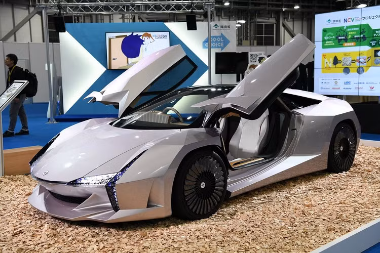 Sở dĩ mẫu xe này trở nên nổi bật trong khuôn khổ triển lãm Tokyo Motor Show 2019 là bởi thành phần cấu tạo nên chiếc xe chủ yếu là từ các loại hợp chất tái chế đã được sử dụng trong nông nghiệp và công nghiệp thực vật.