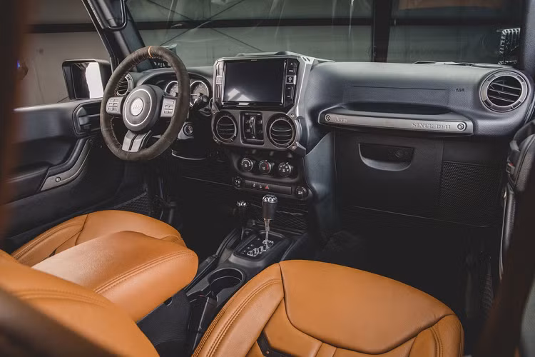 Chắc chắn chủ mới của nó sẽ là người yêu thích các mẫu xe off-road có thiết kế hầm hố.