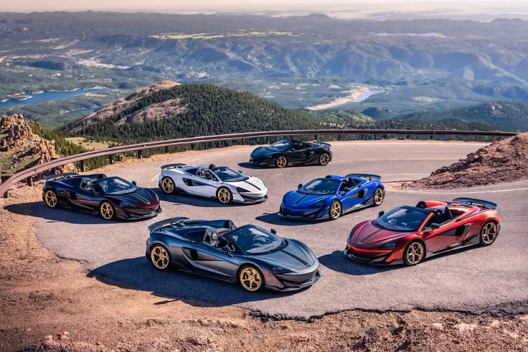 Bộ sưu tập bao gồm 6 chiếc siêu xe McLaren 600LT Spider được hoàn thiện với 6 màu sắc thuộc tùy chọn MSO Bespoke hoặc MSO Heritage. Sáu màu sơn này gồ Black Gold (đen), White Gold (trắng), Nerello Red (đỏ đậm), Volcano Red (đỏ tươi), Aurora Blue (xanh dương) và Midas Grey (xám).