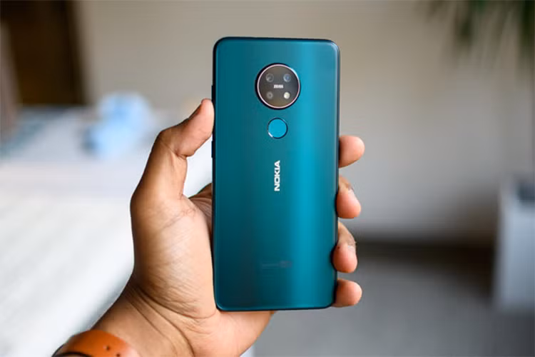 Nokia 7.2 - Model tầm trung này sở hữu hệ thống 3 camera sau gồm camera chính 48 MP, camera góc rộng 118 độ 8 MP và camera tele 5 MP. Cả 3 ống kính đều do Zeiss phát triển. Máy có màn hình 6,3 inch, Full HD+, hỗ trợ phát những nội dung HDR10. Nokia 7.2 sẽ lên kệ vào tháng 9 với giá bán từ 300 euro (khoảng 331 USD) cho bản RAM 4 GB.