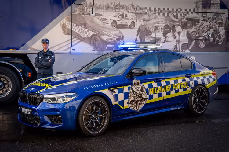 Chiếc xe BMW M5 Competition mới này sẽ đảm nhiệm nhiệm vụ tuần tra và truy đuổi tội phạm tại bang này bên cạnh những chiếc BMW 530d được hãng bàn giao cho lực lượng này vào năm ngoái.