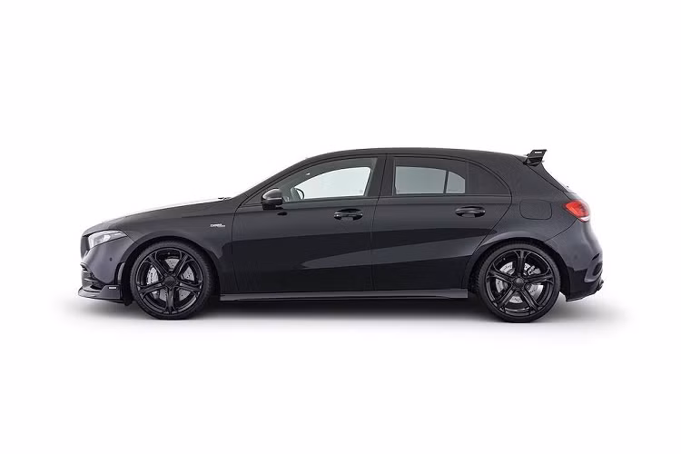 Hiện tại hãng xe sang Mercedes-Benz chưa chính thức công bố mức giá của các thay đổi nêu trên - những người muốn nâng cấp chiếc A 35 của mình sẽ phải đợi tới triển lãm Frankfurt vào tháng 9 tới để được biết giá chính xác cho gói độ.