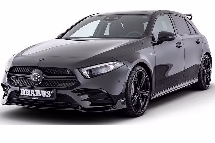 Được hé lộ lần đầu từ mùa Giáng sinh 2018, phải mất tới hơn nửa năm Mercedes mới công bố phiên bản thể thao nhất của dòng A-Class là AMG A 45. Trong khoảng thời gian đó, những người yêu xe đã tạm phải thoả mãn "cơn khát" tốc độ và sức mạnh với chiếc xe Mercedes-AMG A 35.
