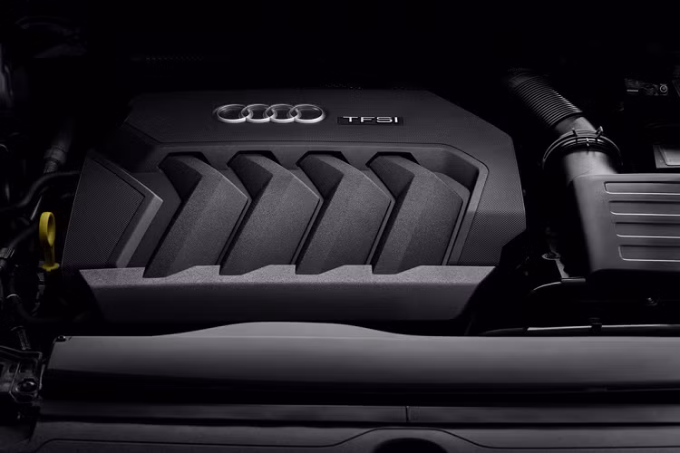 Phiên bản Q3 Sportback 35 TDI sẽ đi kèm động cơ diesel 4 xy-lanh 2.0L sản sinh công suất 148 mã lực và mô-men xoắn 340 Nm. Động cơ này kết hợp với hộp số ly hợp kép 7 cấp và hệ dẫn động FWD