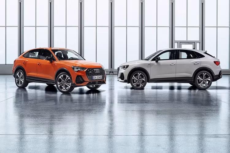 Các hãng xe hạng sang của Đức như Mercedes-Benz, BMW hay Porsche đều đã ra mắt những mẫu SUV-coupe, riêng BMW đã ra mắt chiếc X6 từ hơn 10 năm trước. Đến tận bây giờ, hãng mới "tham chiến" với chiếc Audi Q3 Sportback 2020. Thật ra, Audi đã tham gia phân khúc này từ năm ngoái nhưng tất cả đều là xe điện. Q3 Sportback là mẫu xe động cơ đốt trong đầu tiên của Audi sở hữu thân xe SUV-coupe.