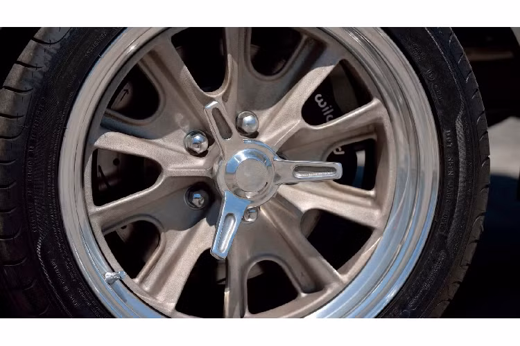Huyền thoại Ford Mustang Eleanor sẽ được bán đấu giá vào tháng 1/2020, chiếc xe được tạo ra bởi Cinema Vehicle Services, 1 nơi chuyên chế tạo xe để tham gia các bộ phim, và đây là 1 trong 11 chiếc được chế tạo cho bộ phim mà Nicolas Cage thủ vai chính.
