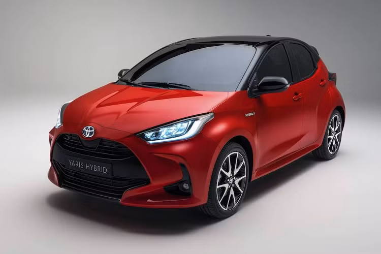 Theo kế hoạch, Yaris thế hệ mới sẽ được mở bán tại Nhật Bản vào tháng 2 và đến tay khách hàng châu Âu vào cuối năm 2020, giá xe Toyota Yaris 2020 hiện chưa được công bố chính thức. Trong khi đó tại Việt Nam, mẫu xe này dự tính sẽ khó về chính hãng, khách hãng chỉ có thể đặt mua theo dạng nhập khẩu tư nhân.
