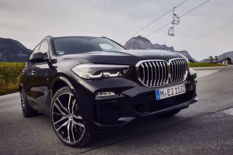 Tiếp tục mở rộng số lượng các phiên bản thuộc dòng SUV BMW X5 thế hệ mới, hãng xe sang Đức mới đây lại vừa công bố model hybrid xDrive45e tại thị trường châu Âu.
