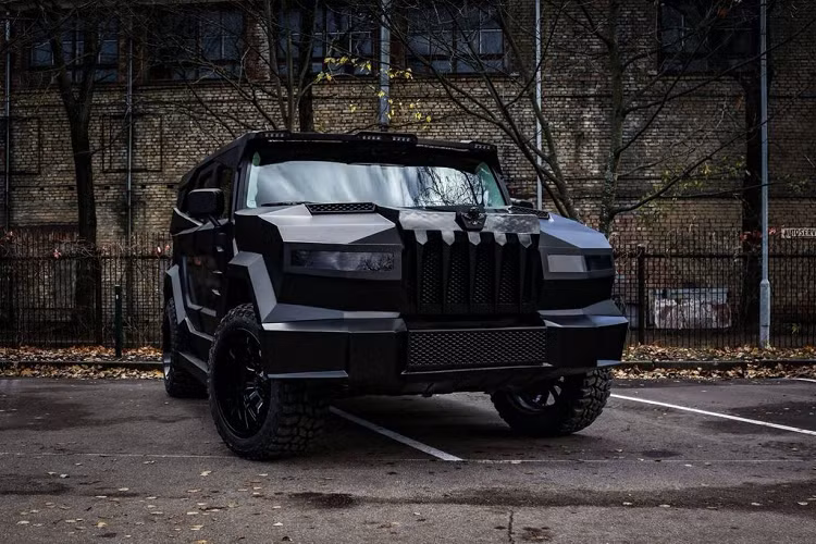 Mẫu xe Dartz Prombron Black Stallion vốn được bắt nguồn từ chiếc trực thăng nổi tiếng Sikorsky và được chế tạo bởi công ty Dartz.