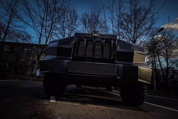 "Trái tim" của Ma tốc độ Dartz Prombron Black Stallion là khối động cơ của mẫu Hummer H2, khối động cơ V8 với lực mô-men xoắn tạo ra thuộc hàng khủng.
