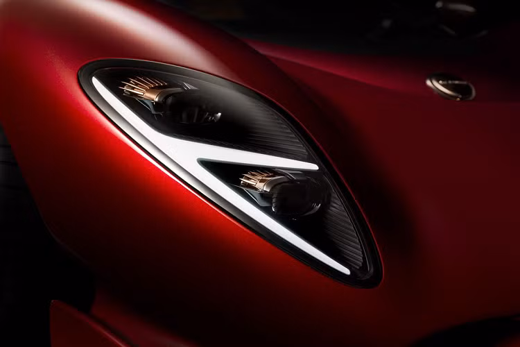De Tomaso cũng đồng thời cung cấp cho báo giới bản vẽ của P72 nhằm chứng minh siêu xe này không phải sản phẩm sao chép như cáo buộc. Được biết, James Glickenhaus hiện sở hữu Scuderia Cameron Glickenhaus, hãng phát triển siêu xe SCG 003.