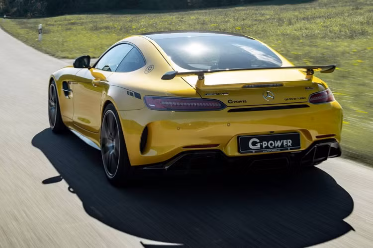 Cụ thể, G-Power sẽ cung cấp cho Mercedes-AMG GT R ba gói độ với tên lần lượt Performance Software V4, V3, V2 và V1. Ở gói V4, sức mạnh của xe sẽ được nâng lên thành 789 mã lực, cùng mô-men xoắn cực đại 850 Nm. So với nguyên bản của xe, gói độ này sở hữu công suất cao hơn đến 215 mã lực và 150 Nm mô-men xoắn.