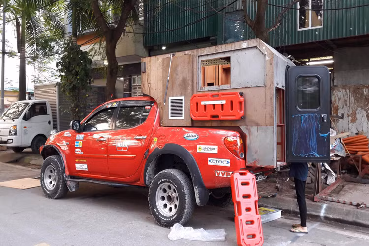 Và... nhanh chóng lắp đặt thành "phòng nhỏ" như thế này.