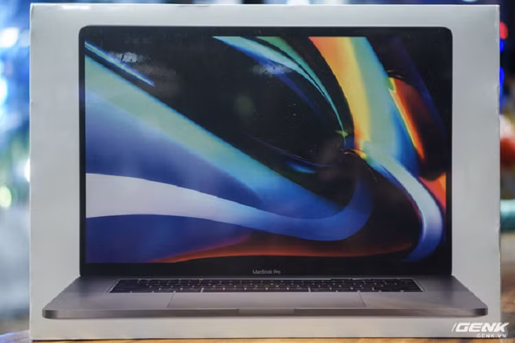 Trên tay MacBook Pro 16inch viền màn hình mỏng - Hình 2 Tren tay MacBook Pro 16inch vien man hinh mong-Hinh-2