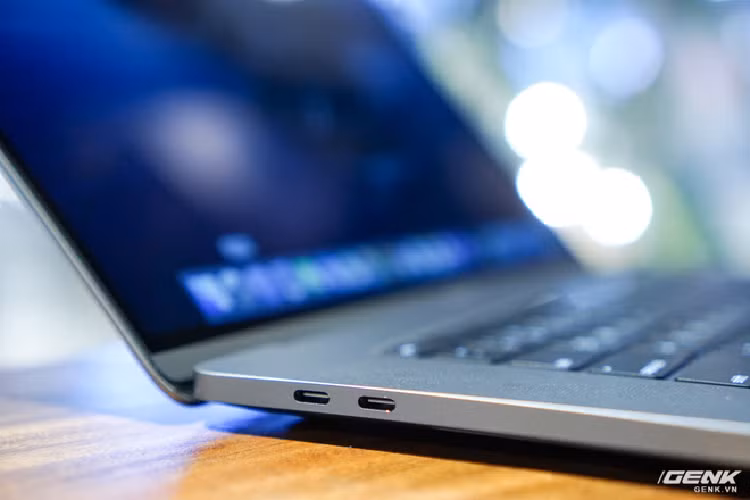 Trên tay MacBook Pro 16inch viền màn hình mỏng - Hình 6 Tren tay MacBook Pro 16inch vien man hinh mong-Hinh-6