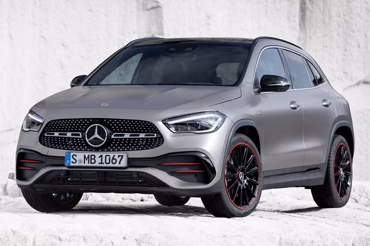  Mercedes-Benz GLA 2021 Mercedes-Benz GLA 2021 mới chỉ ra mắt công chúng toàn cầu cách đây một thời gian ngắn nhưng đã tạo nên sự chú ý đặc biệt từ người tiêu dùng. So sánh với "người tiền nhiệm", GLA 2021 đón nhận những thay đổi mang tính bước ngoặt từ thiết kế nội/ngoại thất lẫn các trang bị đi kèm.
