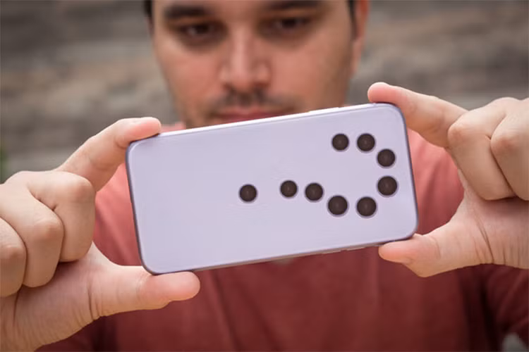 Camera iPhone 11 Pro xấu xí khi đọ dáng cùng các đối thủ Camera iPhone 11 Pro xau xi khi do dang cung cac doi thu