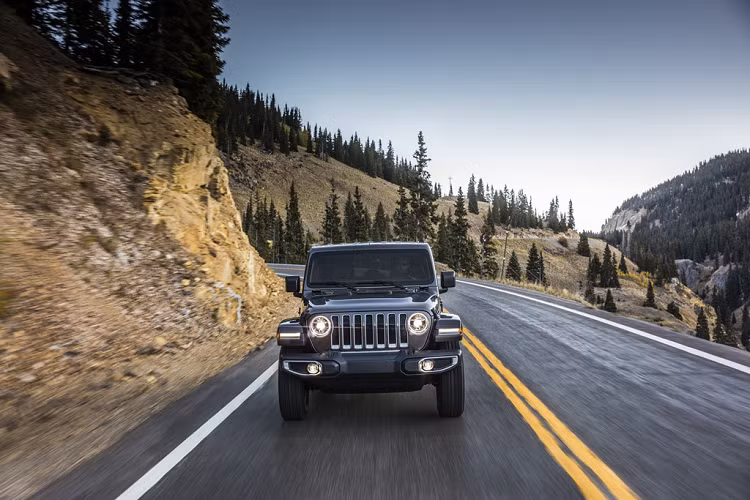 Văn phòng điều tra khuyết điểm đã yêu cầu Jeep cung cấp thêm thông tin để điều tra về các vấn đề liên quan đến mối hàn và sự mất kiểm soát xe mà một số chủ sở hữu Wrangler phàn nàn. Mặc dù NHTSA vẫn chưa công bố các phát hiện liên quan đến sự cố mối hàn trên khung sườn, nhưng cơ quan này đã thu thập đầy đủ bằng chứng để phát động một cuộc điều tra.
