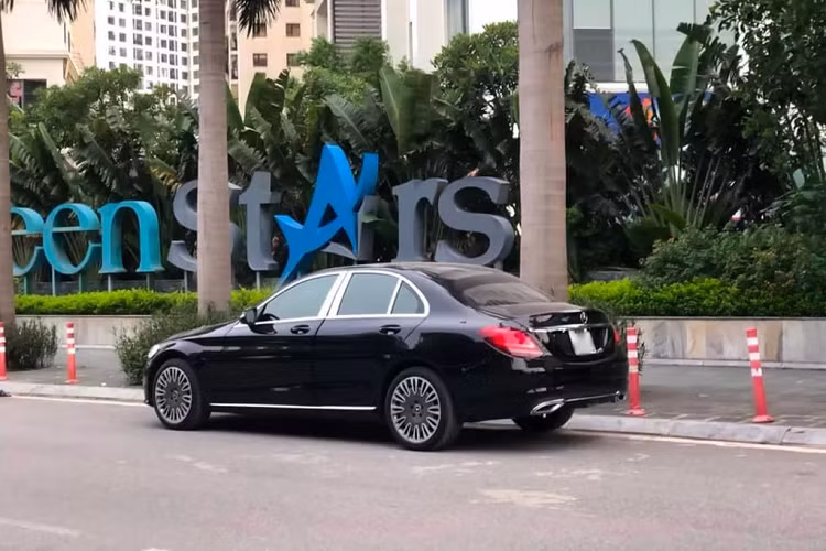 Theo nhiều thợ độ, nếu chủ nhân của một chiếc C, E hay S-Class mới không thực sự hài lòng về bộ mâm nguyên bản theo xe hay muốn ‘’dàn chân’’ xe mới mẽ và khác biệt hơn, thì lựa chọn lên mâm Mercedes-Maybach hay mâm Mercedes-AMG là một gợi ý khá hay. Tuy nhiên, nên ưu tiên chọn những bộ mâm chính hãng để bảo đảm an toàn.