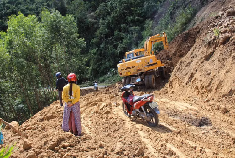 Bang rung, loi suoi vuot gan 150km de… rut tien luong