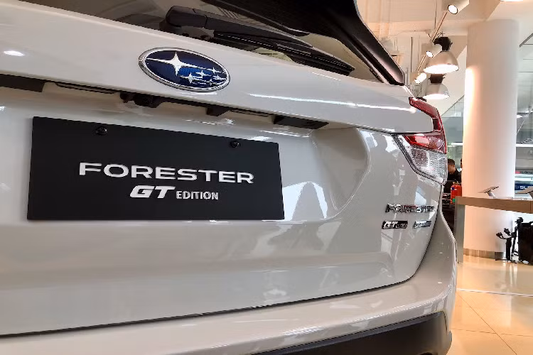 Giá xe Subaru Forester GT Edition hiện chưa được công bố chính thức, dự kiến sẽ cao hơn bản 2.0i-S EyeSight một chút.