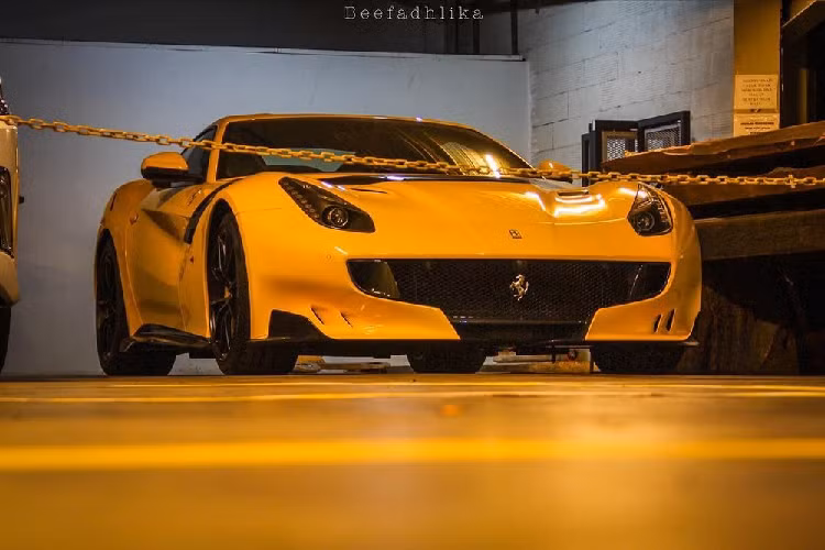 Ngoài bộ đôi Ferrari trên, nhà giàu Indonesia còn sở hữu F12tdf, mẫu xe chỉ sản xuất giới hạn 799 chiếc.