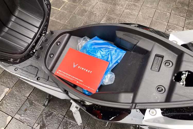 Cận cảnh cốp xe của VinFast Impes
