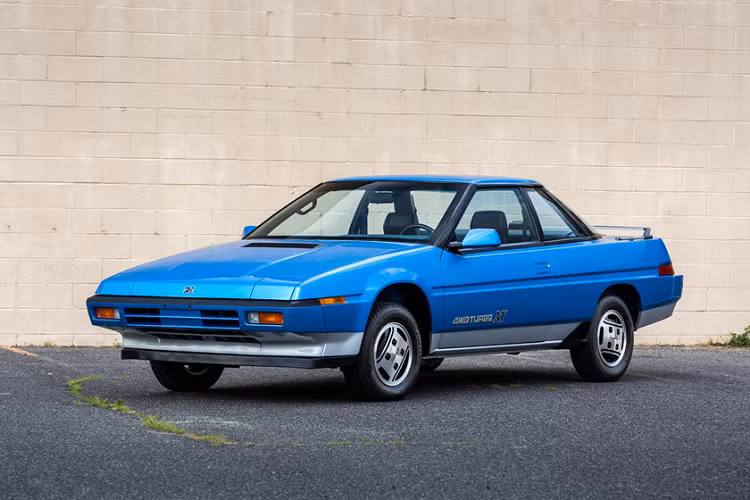 Mẫu xe Subaru XT.
