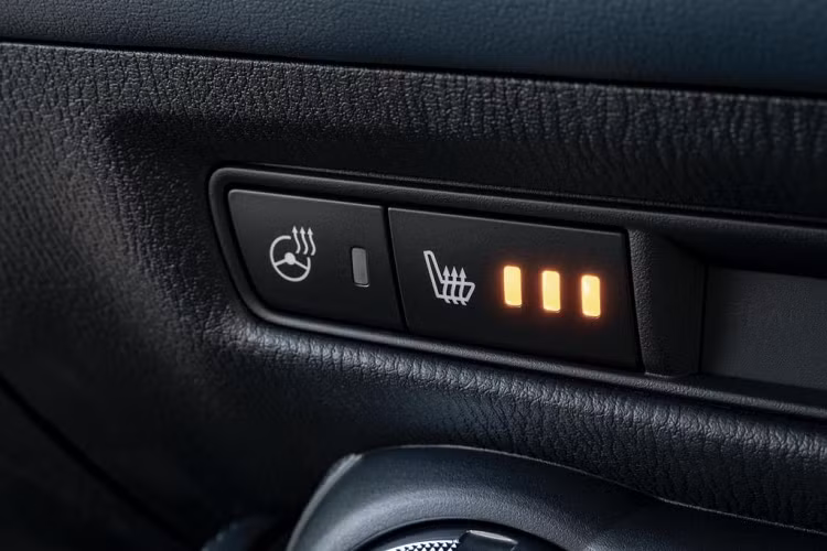 Nhờ sử dụng hệ thống B-ISG và tái tạo phanh, Mazda2 có mô-men xoắn cao hơn, đồng thời cải thiện khả năng tiết kiệm nhiên liệu. Phiên bản số sàn của Mazda2 2020 được công bố với mức khí thải khoảng 94 tới 95 g CO2 trên 1 km.