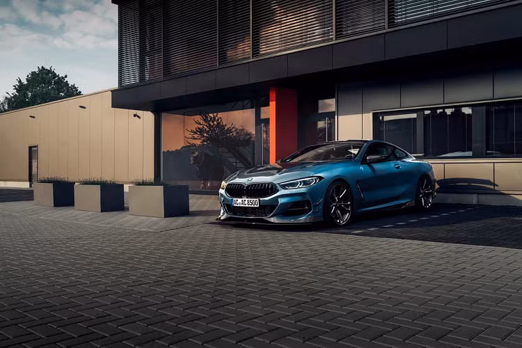 Với phiên bản sử dụng động cơ diesel, mẫu xe sedan BMW 840d được tăng công suất từ 320 mã lực lên đến 380 mã lực, và phiên bản M850i có công suất mới là 620 mã lực thay vì 530 mã lực trên mẫu xe tiêu chuẩn từ BMW.