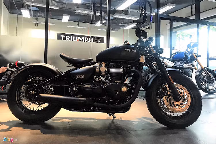  Triumph Bobber Triumph Bobber là một trong những mẫu xe môtô retro nổi bật nhất của Triumph trong dòng modern classic, với thiết kế không thể nhầm lẫn với những mẫu xe khác. 