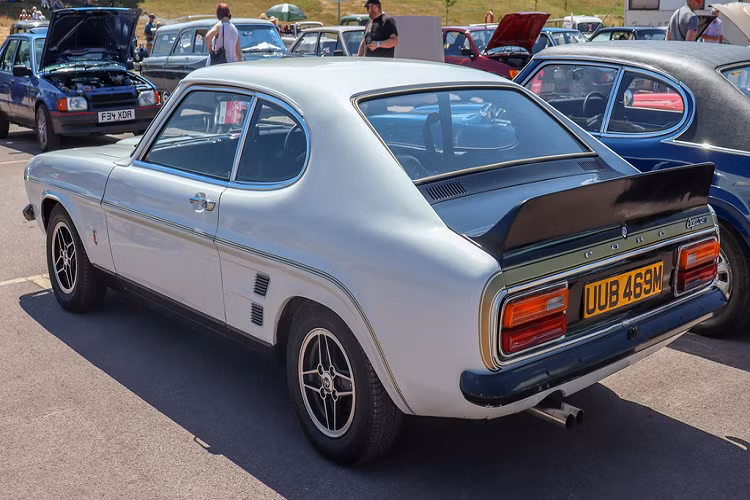 Ban đầu, Ford e dè rằng Mustang không phù hợp với thị trường châu Âu nên đã phát triển Capri như là một bản thế thân cho Mustang tại châu Âu. Sau đó, Capri còn sang cả thị trường Australia. 