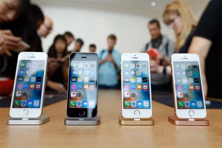 Tin đồn Apple ra iPhone giá rẻ mới, kích cỡ như iPhone 8 - Hình 2 Tin don Apple ra iPhone gia re moi, kich co nhu iPhone 8-Hinh-2