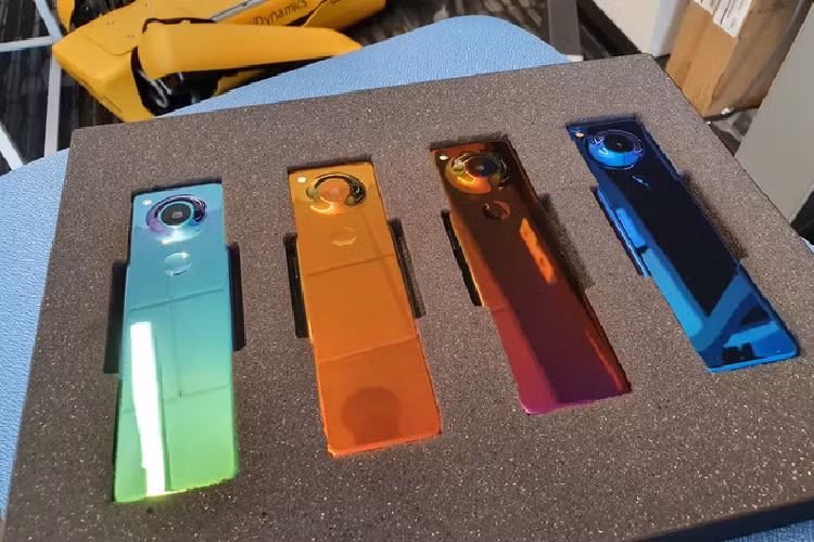 Cha đẻ Android hé lộ smartphone màn hình dài dị thường Cha de Android he lo smartphone man hinh dai di thuong
