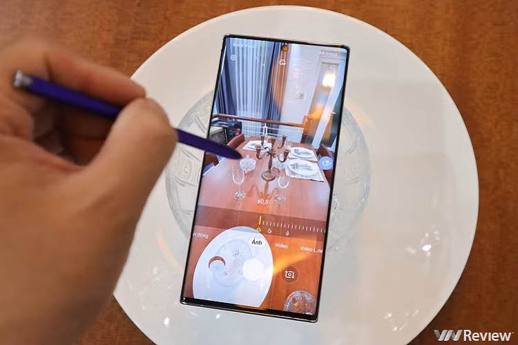 ”So găng” Galaxy Note 10+ và iphone 11 Pro max - Hình 6 ”So gang” Galaxy Note 10+ va iphone 11 Pro max-Hinh-6