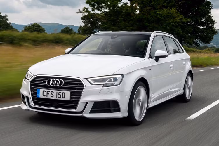 8. Audi A3: Đây là đứa con thứ 3 trong gia đình Volkswagen góp mặt trong danh sách này bên cạnh Golf và Leon. A3 là mẫu xe rất ăn khách với khoảng 10 triệu xe xuất xưởng mỗi năm. Mẫu hatchback của Đức có các phiên bản động cơ xăng TFSI và diesel TDI tiết kiệm nhiên liệu, chi phí sở hữu thấp. 