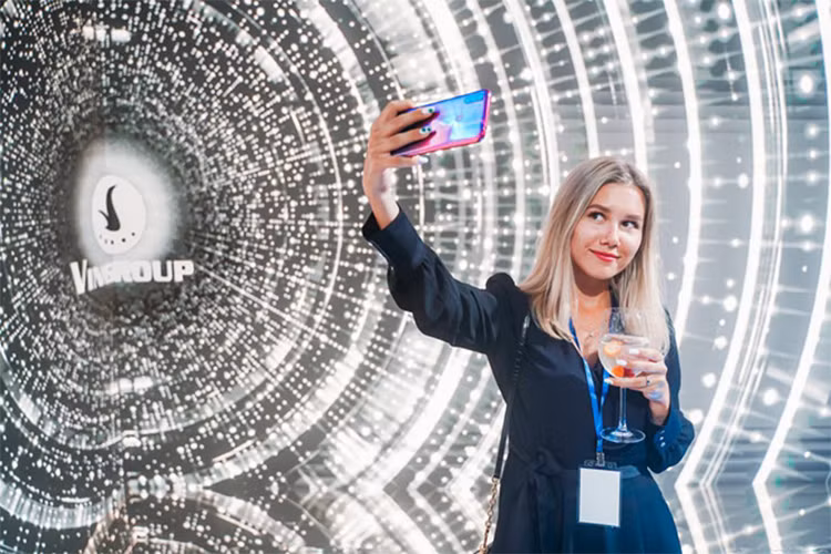 VinSmart chao san Nga voi 4 mau smartphone moi